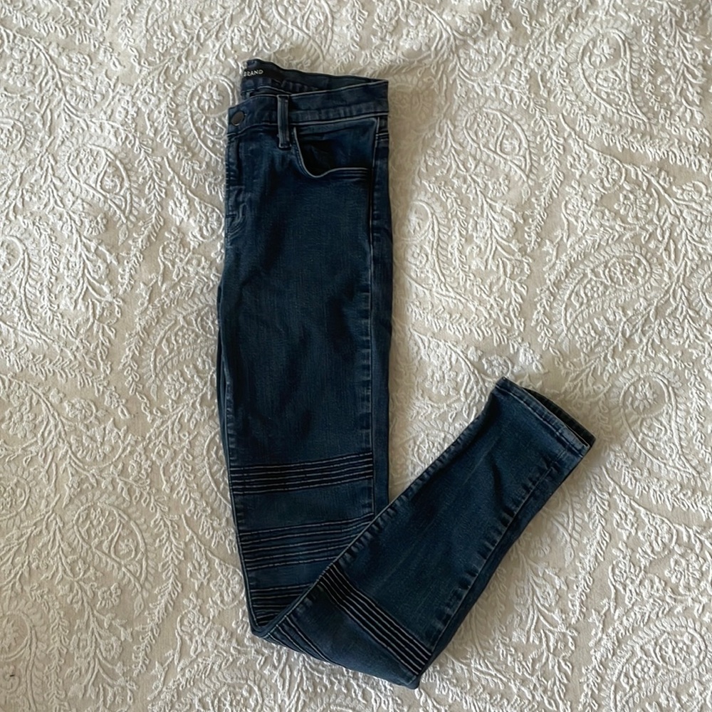 J brand skinny jeans size 27, feel like a 24